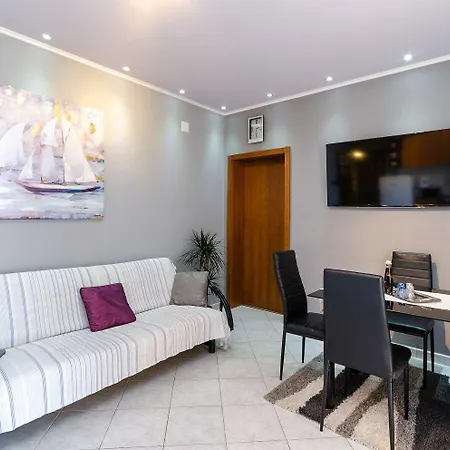 Helles Nur 500 Meter Zum Mit Meerblick, Parkplatz, Waschmaschine Apartman